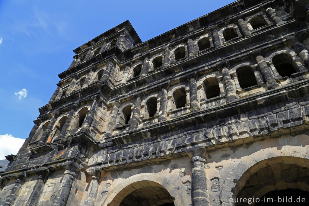 Detailansicht von Die Porta Nigra in Trier