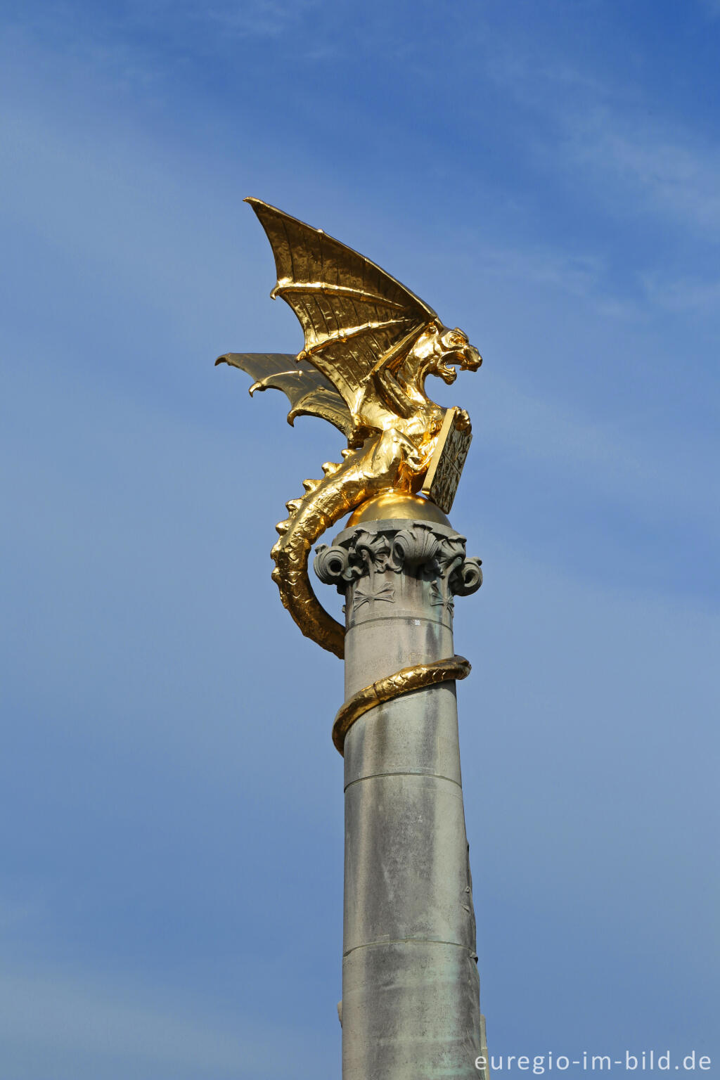 Detailansicht von Drachenbrunnen (Drakenfontein) in der Stationsplein, s`Hertogenbosch