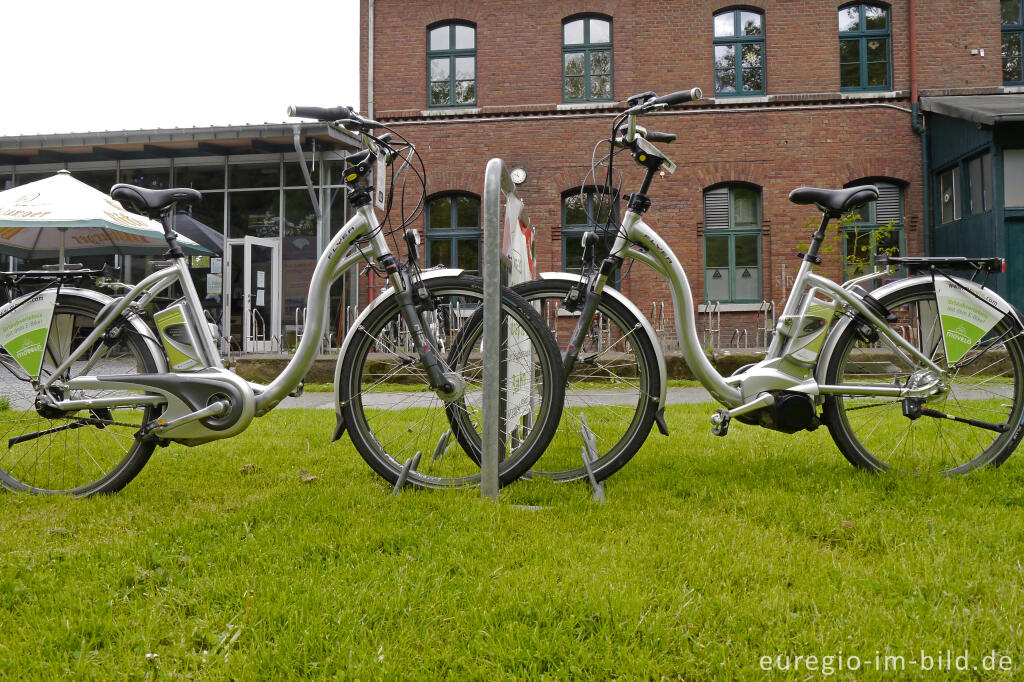 Detailansicht von E-Bike Station, "Bahnhofsvision". Restaurant/Café, ehemaliger Bahnhof Kornelimünster