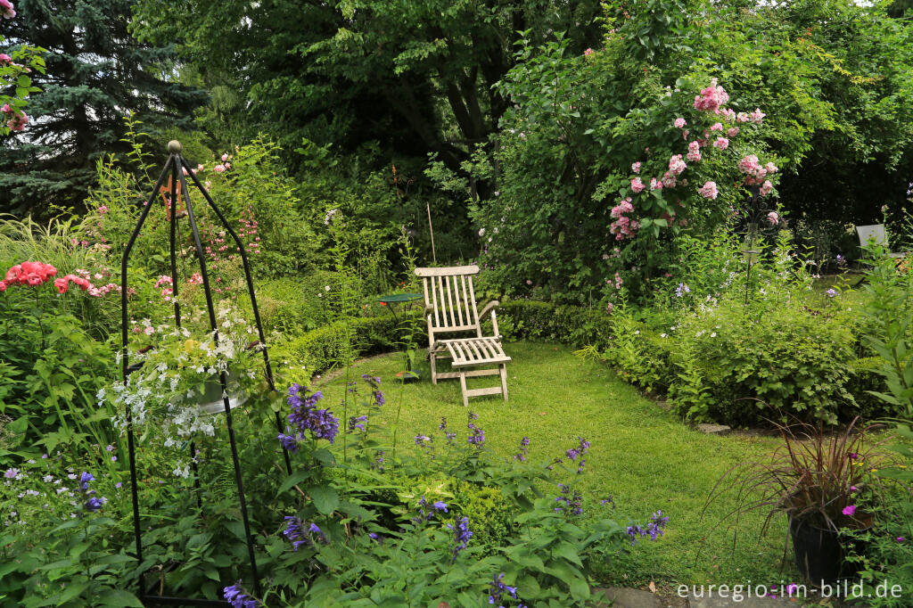 Detailansicht von Ein Garten mit Zimmern