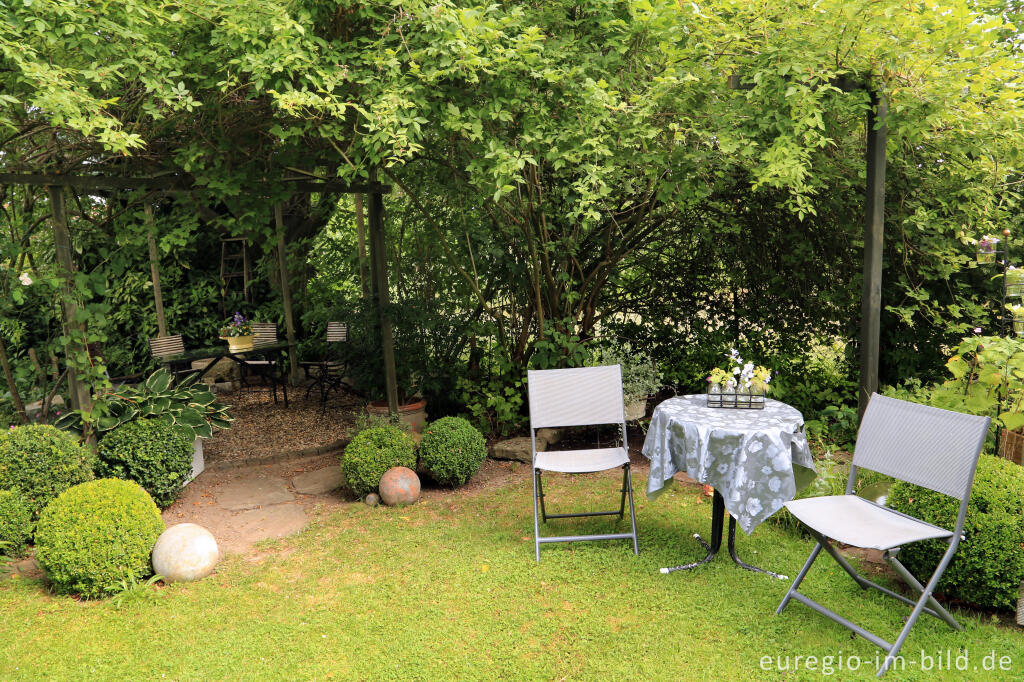 Detailansicht von Ein Garten mit Zimmern