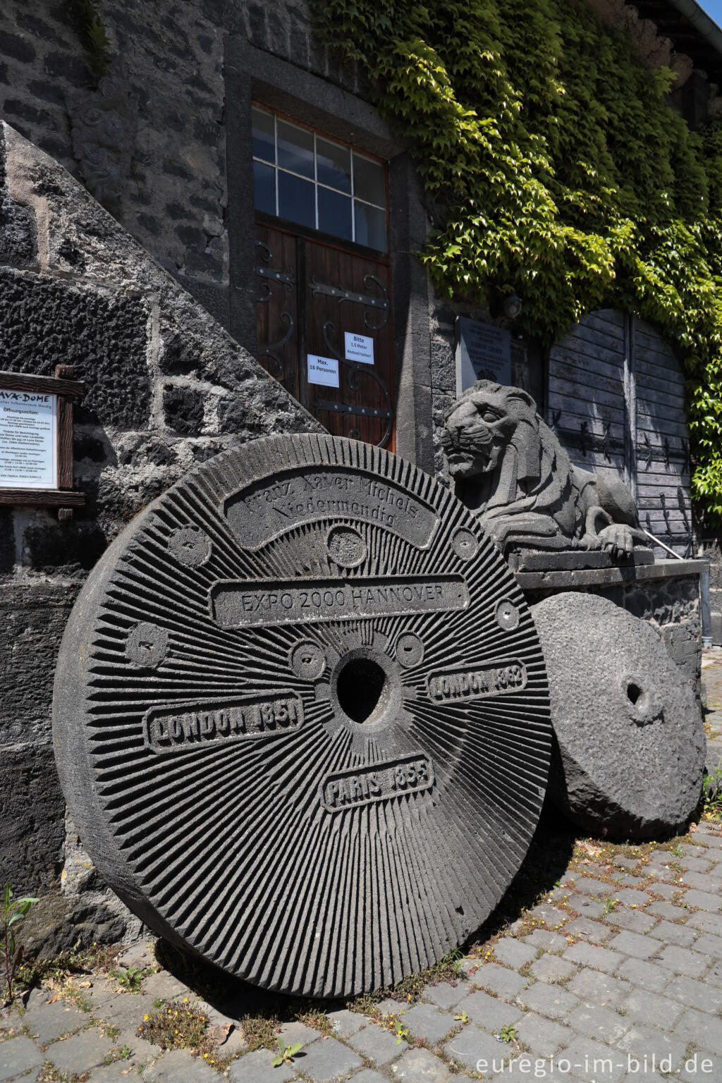 Detailansicht von Eingang zu den Lavakellern von Mendig, Vulkaneifel