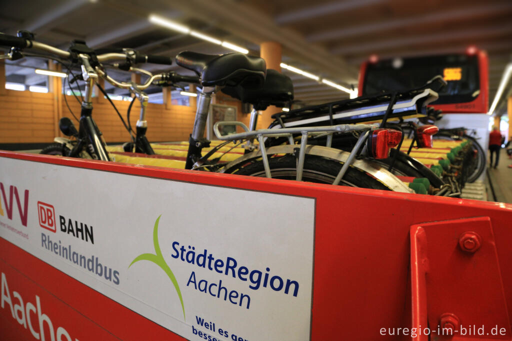 Detailansicht von Fahrradbus am Bushof Aachen