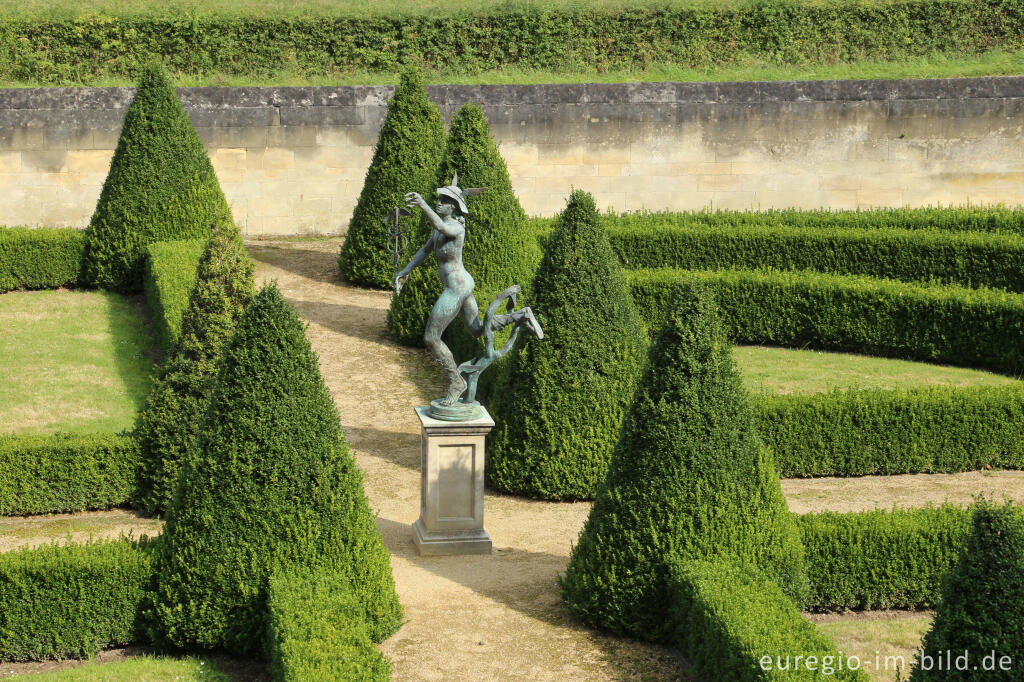 Detailansicht von Garten von Schloss Neercanne / Château Neercanne / Kasteel Agimont bei Maastricht