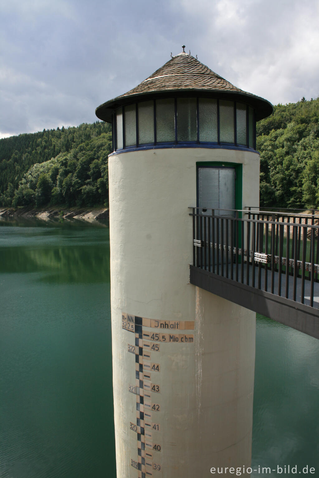 Detailansicht von Grundablassturm, Urfttalsperre im Nationalpark Eifel