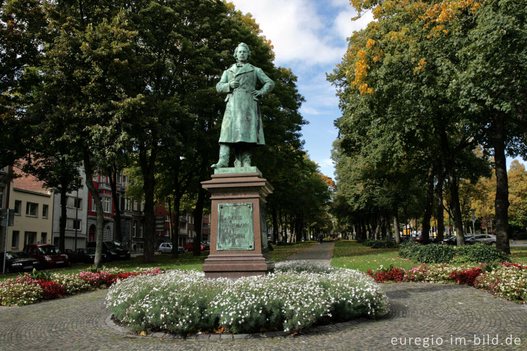 Detailansicht von Hansemanndenkmal am Hansemannplatz in Aachen