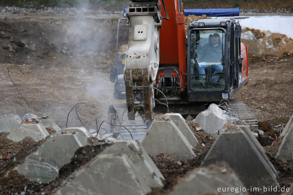 Detailansicht von Höckerlinie des Westwalls in Aachen, freigelegt bei Bauarbeiten 2014