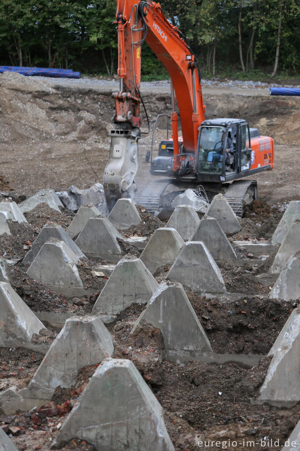 Detailansicht von Höckerlinie des Westwalls in Aachen, freigelegt bei Bauarbeiten 2014