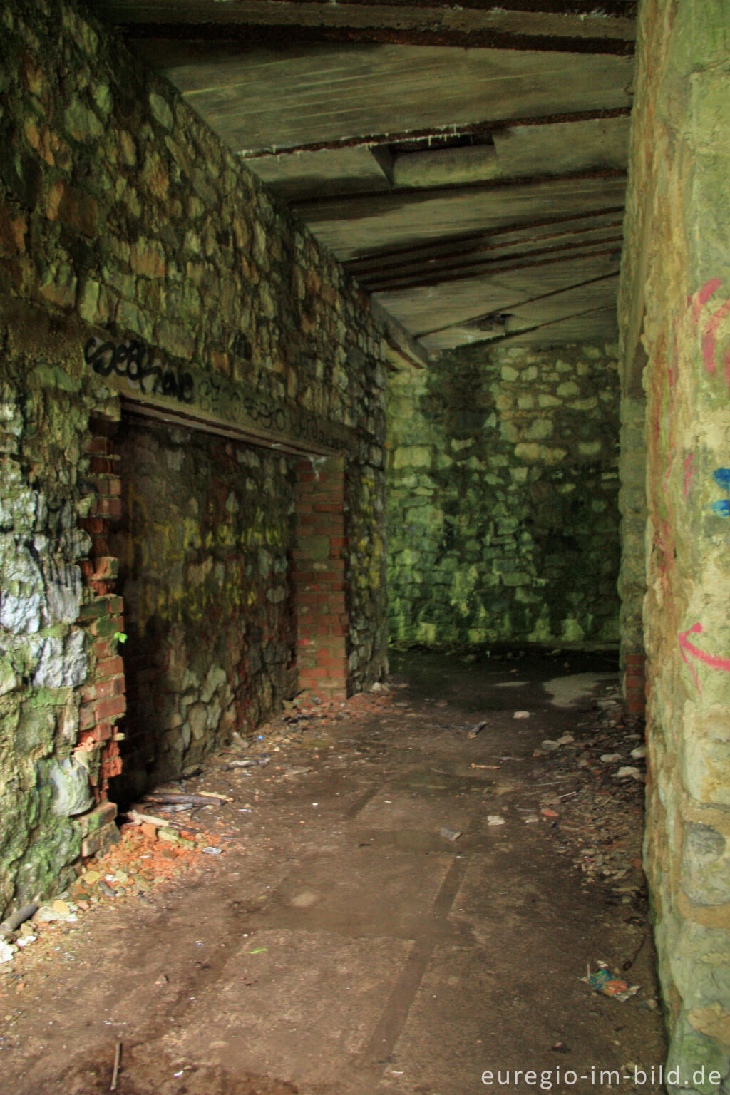 Detailansicht von Innenansicht eines historischen Kalkofens bei Aachen-Walheim