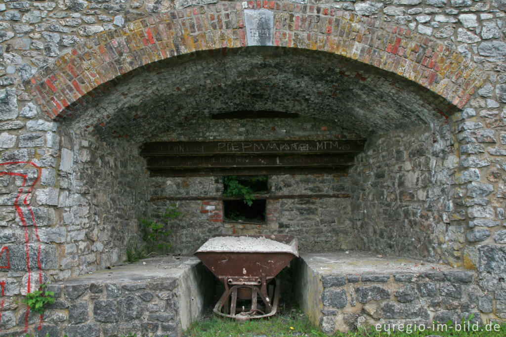 Kalkofen "Am Wolfspfad",  Hahn bei Walheim