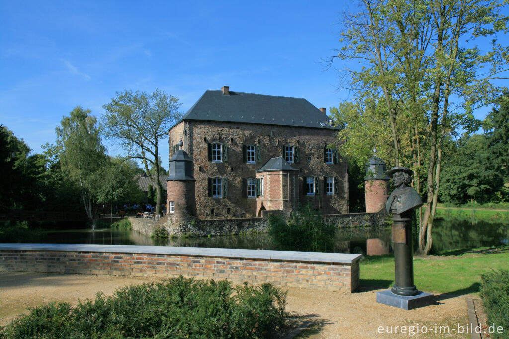 Detailansicht von Kasteel Erenstein mit Büste von Gabriel de Grupello