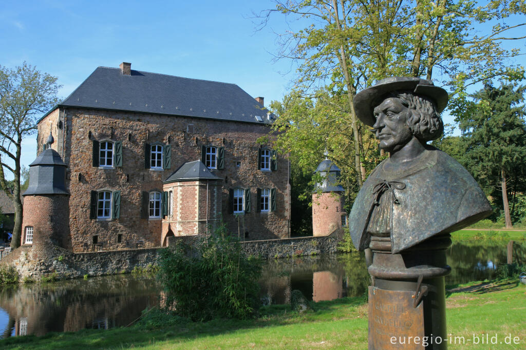 Detailansicht von Kasteel Erenstein mit Büste von Gabriel de Grupello