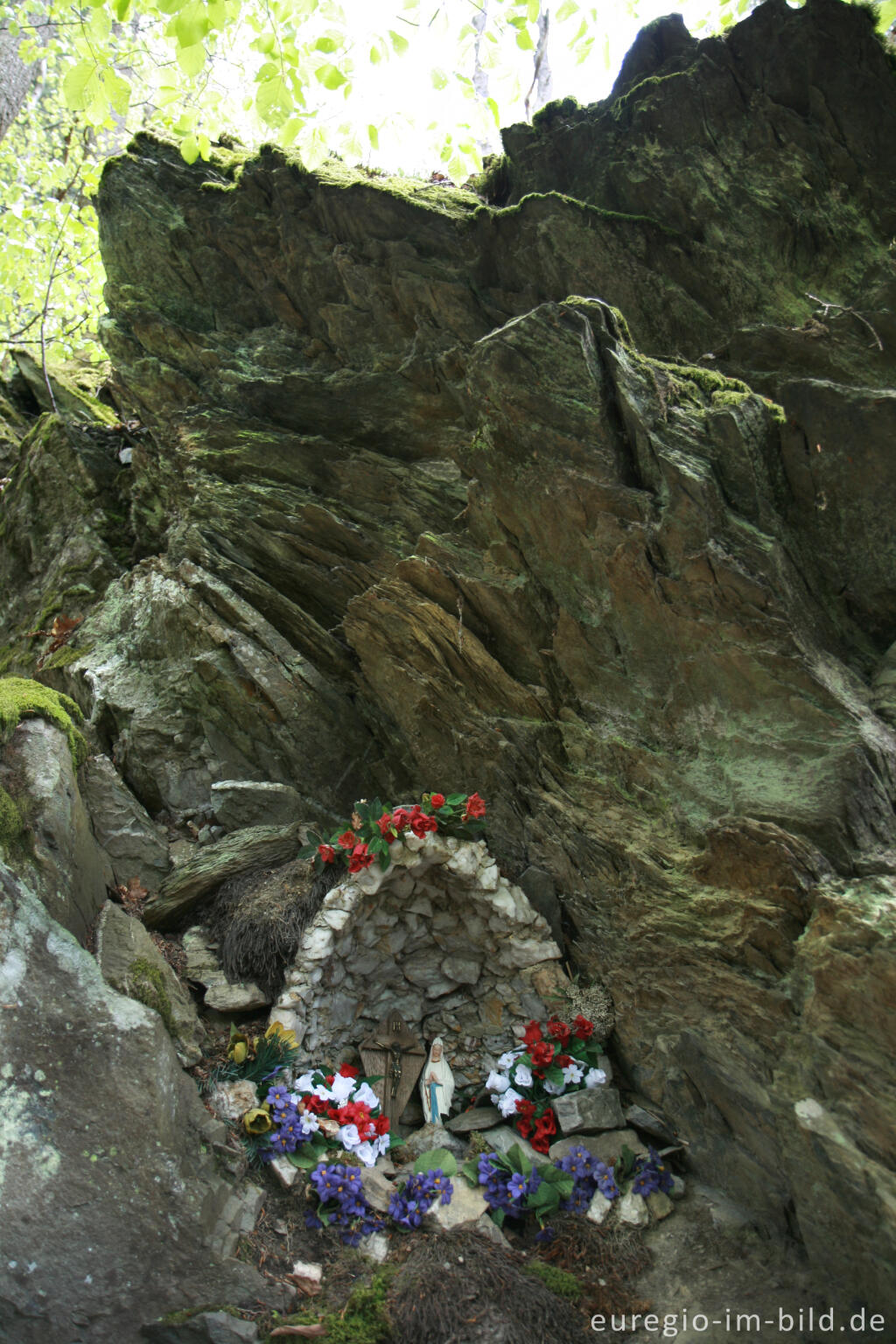 Detailansicht von Kleine Mariengrotte im  Rurtal zwischen Rohren und Hammer