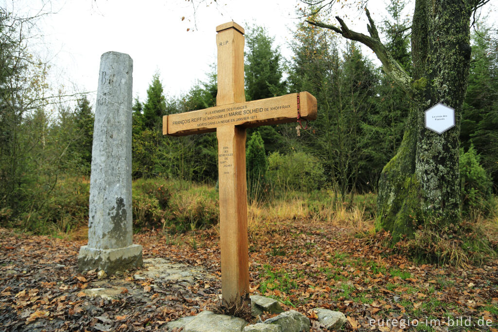 Kreuz der Verlobten / Croix des Fiancés beim Grenzstein 151 im Hohen Venn