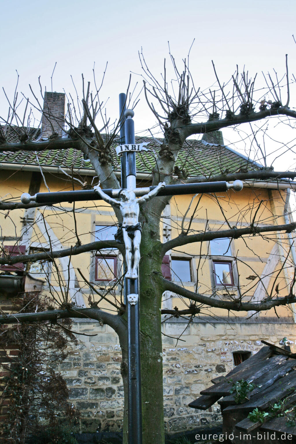 Detailansicht von Kreuz in Pesaken, Mergelland 