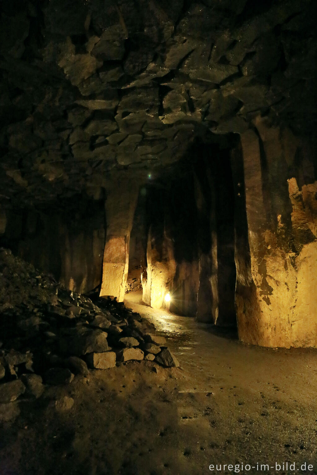 Detailansicht von Lavakeller der Stadt Mendig (Vulkaneifel)