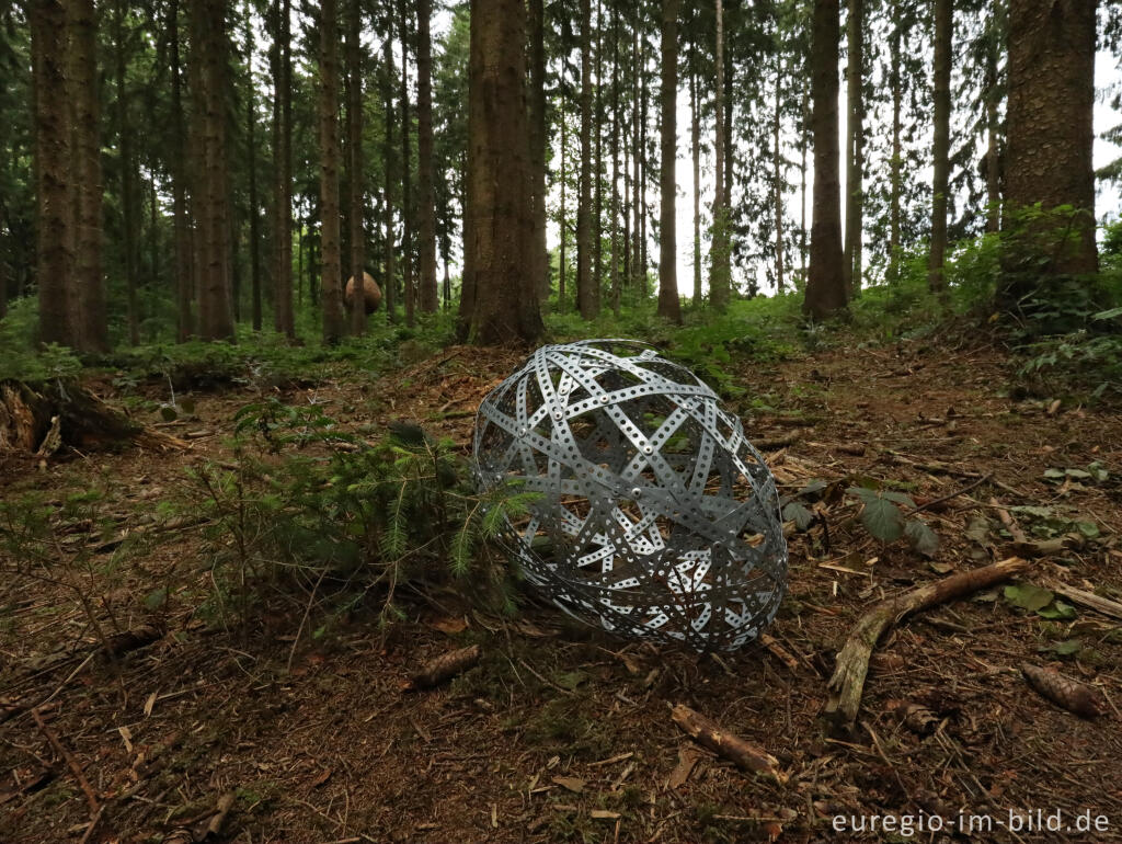 Detailansicht von Mels Dees: "SHELTERING", Grenzkunstroute021-fragil