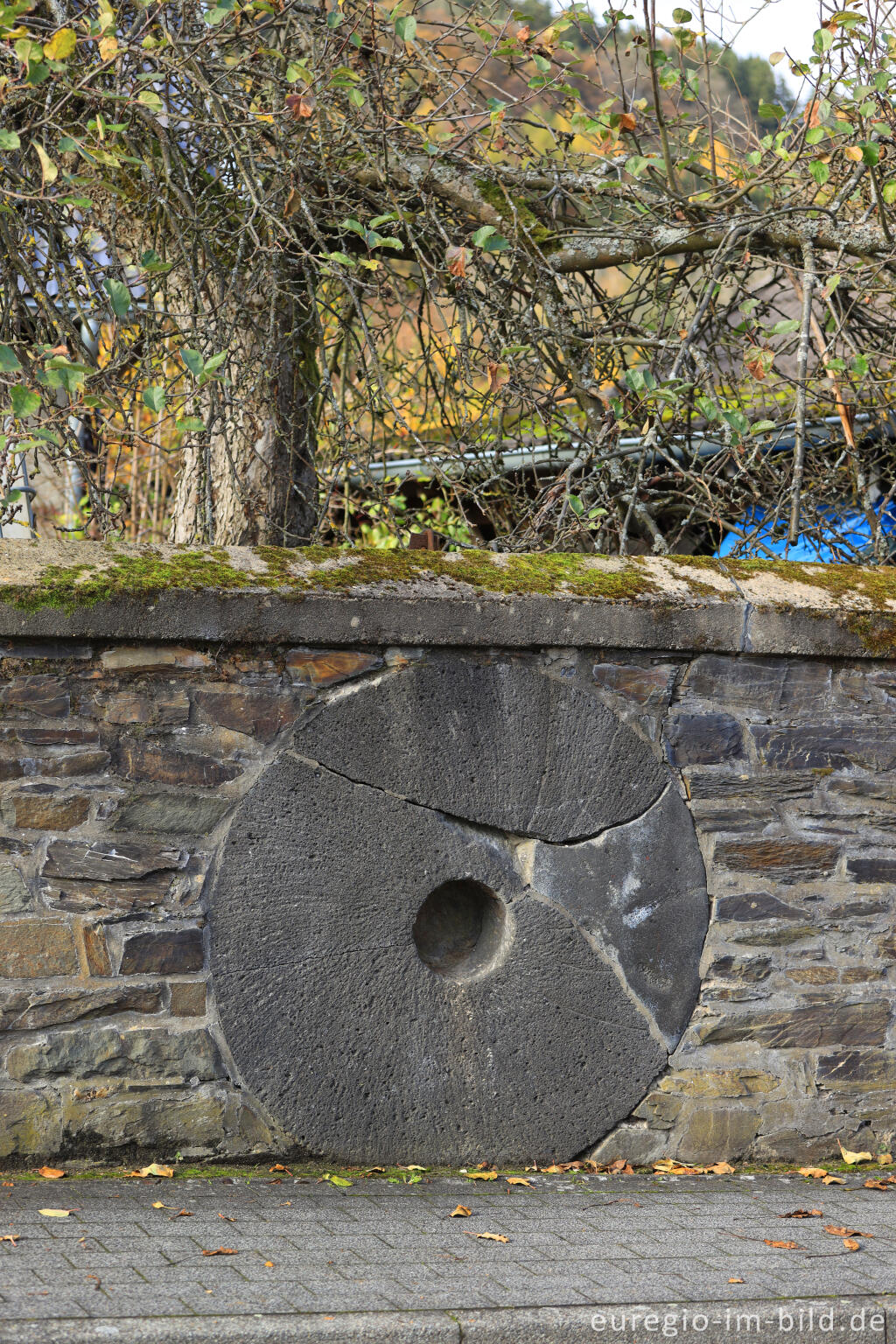 Detailansicht von Mühlstein in Einruhr, Gemeine Simmerath