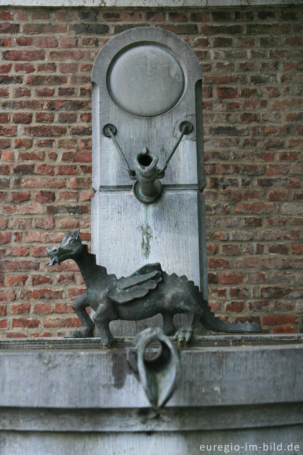 Detailansicht von Quiriniusbrunnen, Rott, Gemeinde Roetgen