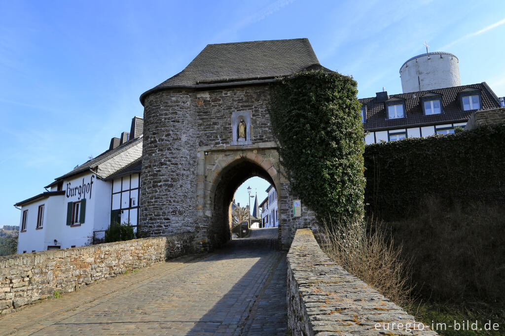 Detailansicht von Ringmauer mit Stadttor, Reifferscheid, Gemeinde Hellenthal