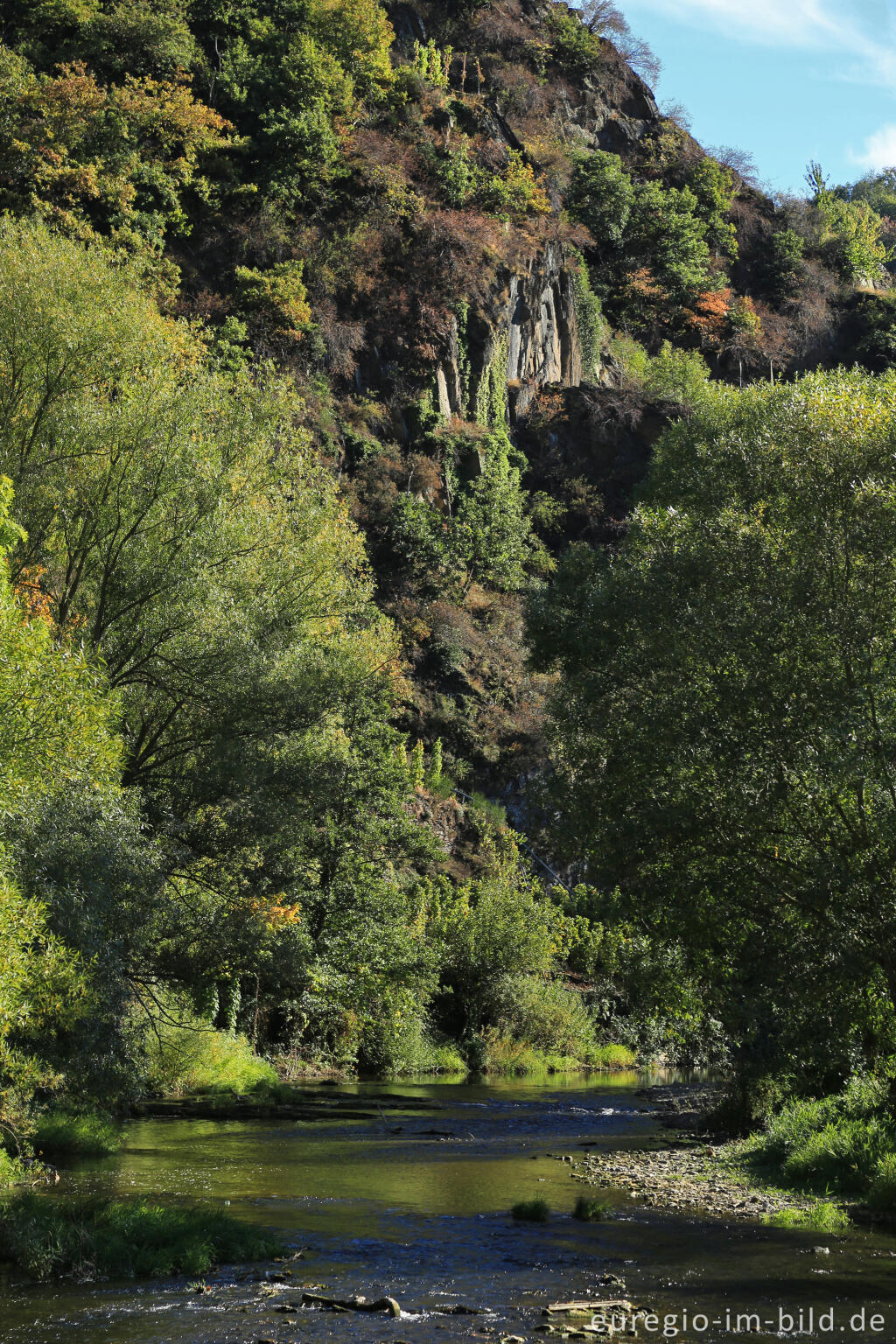 Detailansicht von Rotweinwanderweg im Ahrtal von Dernau nach Mayschoss