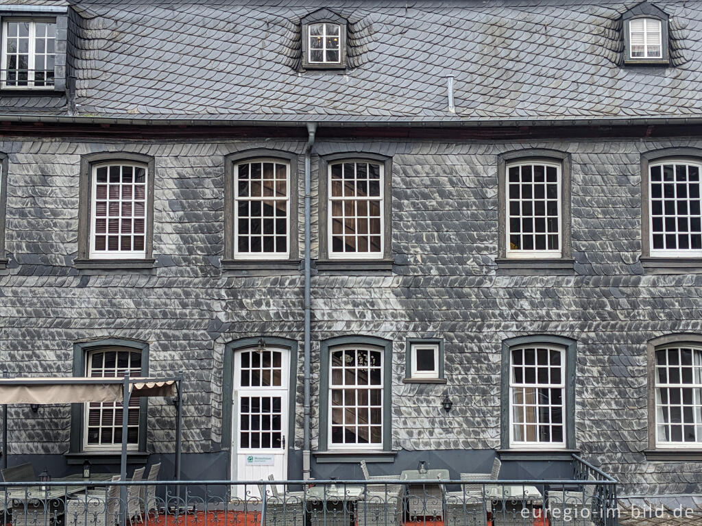 Detailansicht von Schieferverkleidung am Elbershof in Monschau