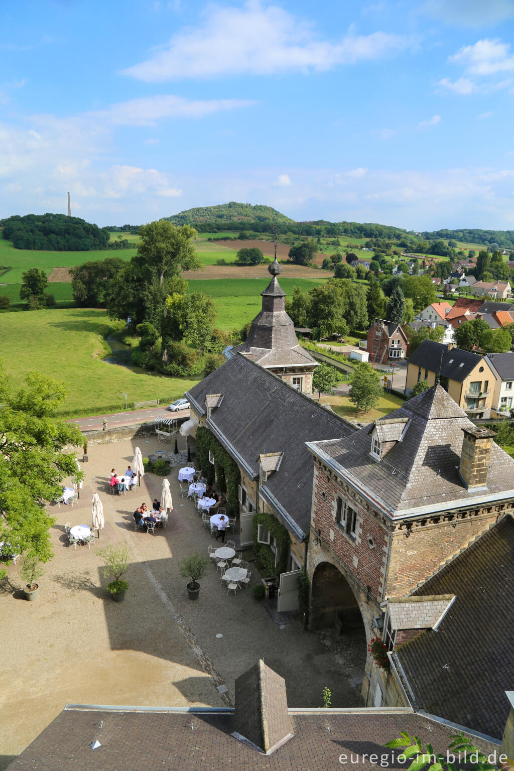 Detailansicht von Schloss Neercanne / Château Neercanne / Kasteel Agimont bei Maastricht