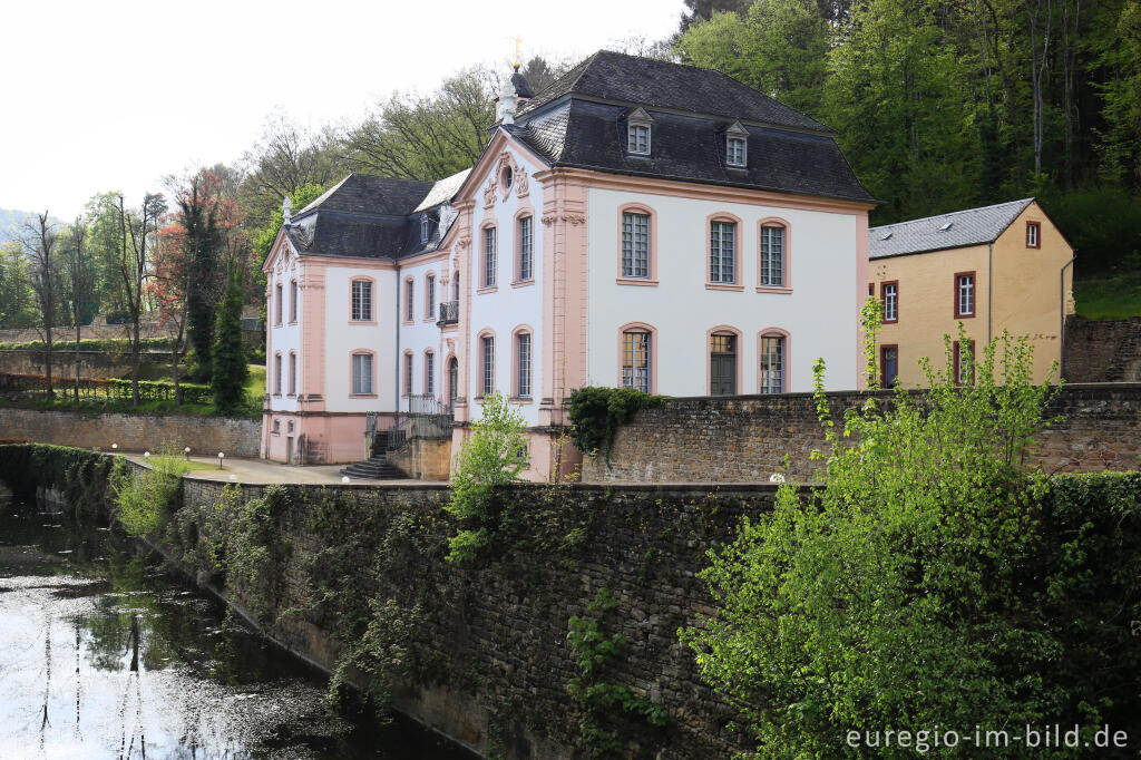 Detailansicht von Schloss Weilerbach bei Bollendorf