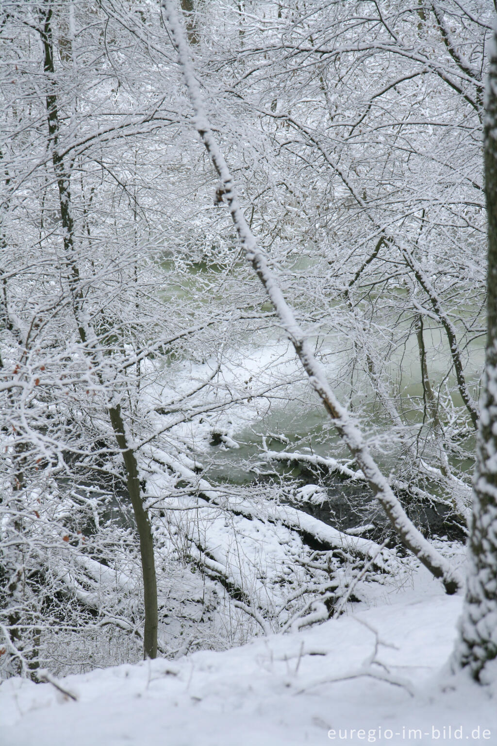 Detailansicht von Schnee im Wurmtal