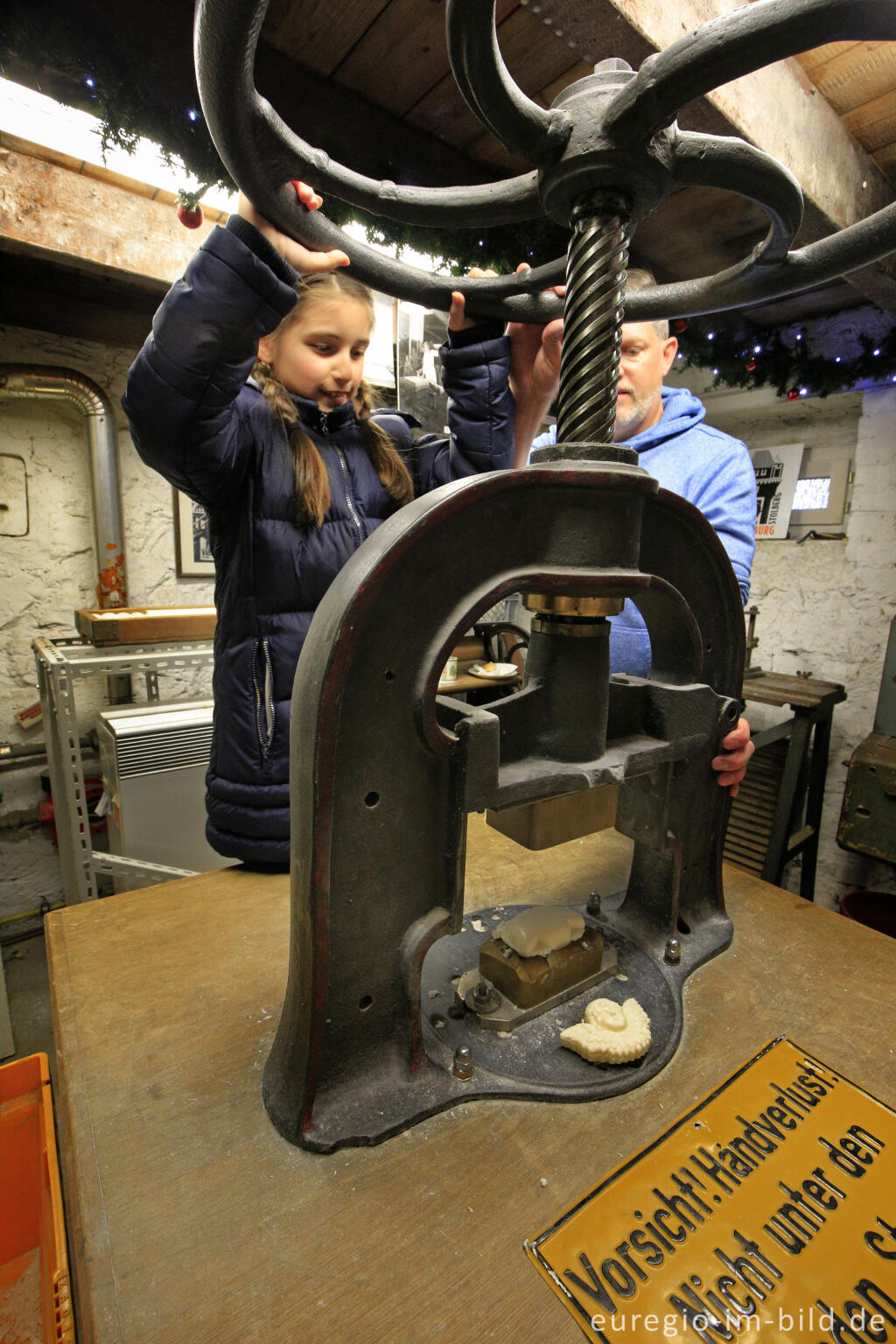 Detailansicht von Seifenpressen im Museum in der Torburg, Stolberg (Rheinland)