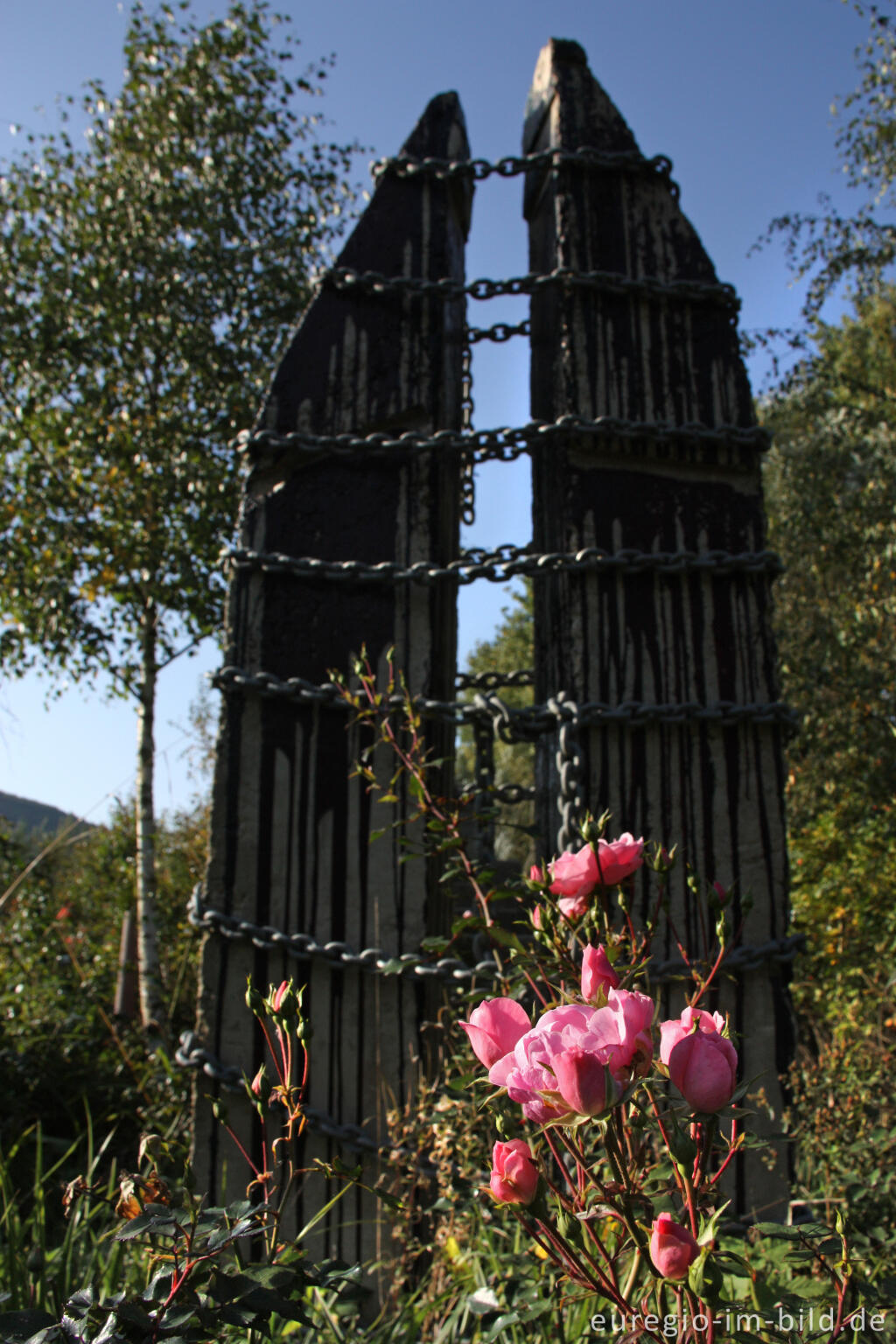 Detailansicht von Skulptur "Monolog" im Rosengarten, Hortus Dialogus