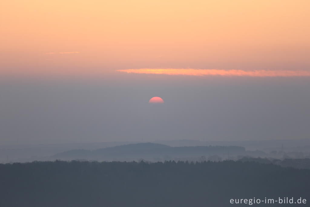 Detailansicht von Sonnenaufgang auf dem Burgberg bei Bergstein