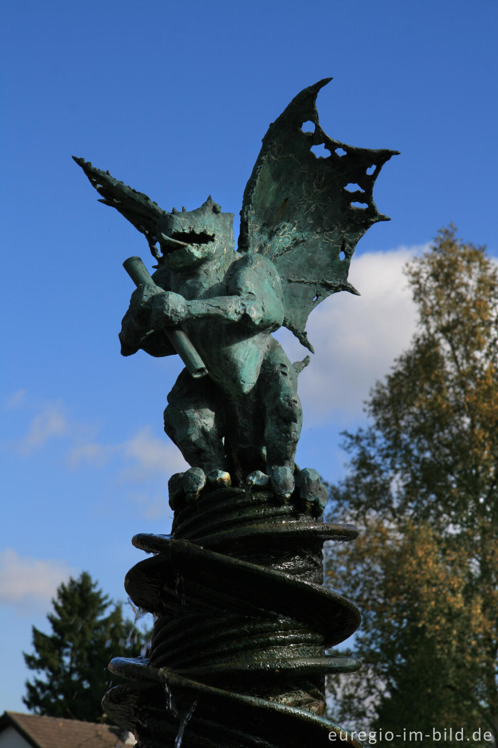 Detailansicht von Spindeldrachenbrunnen, Roetgen