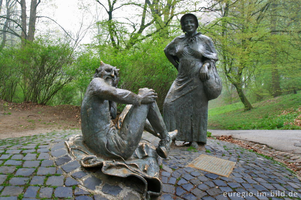 Detailansicht von Teufel und Marktfrau, Lousberg, Aachen