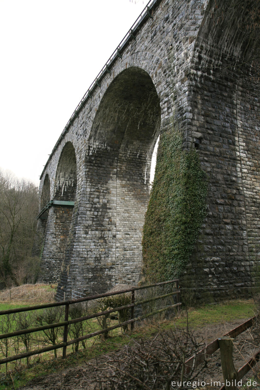 Detailansicht von Viadukt der Vennbahn,  Eifelsteig, 1. Etappe 