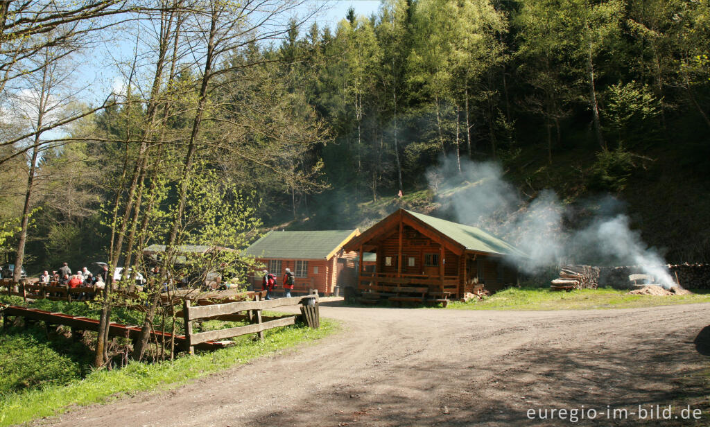 Waldmuseum mit Kohlemeiler im Rohrener Wald