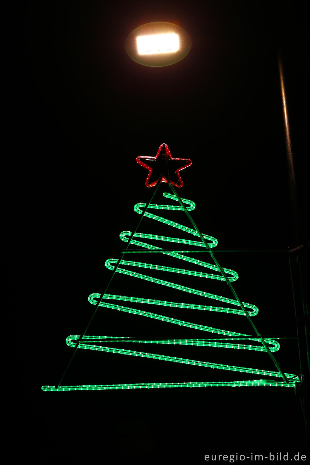 Detailansicht von Weihnachtsbeleuchtung in Valkenburg