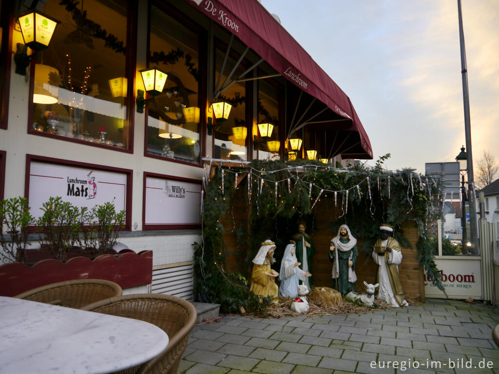 Detailansicht von Weihnachtskrippe in Epen vor dem Hotel De Kroon