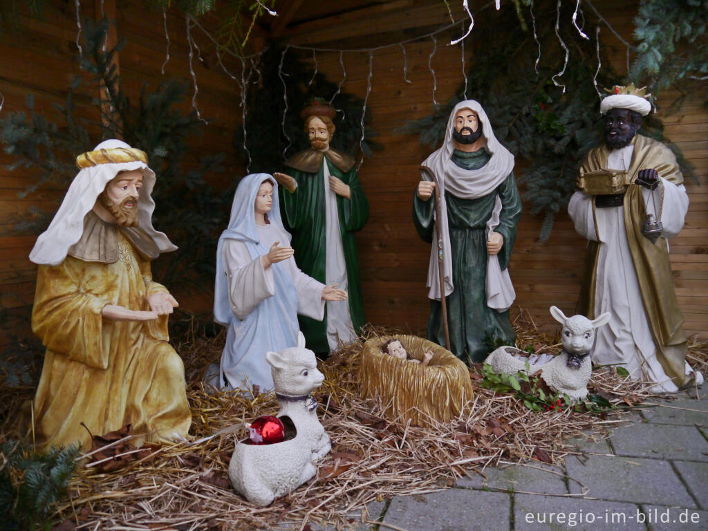 Detailansicht von Weihnachtskrippe in Epen vor dem Hotel De Kroon