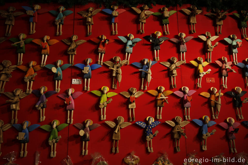 Detailansicht von Weihnachtsmarkt in der Fluweelengrotte in Valkenburg