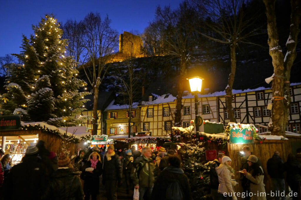 Detailansicht von Weihnachtsmarkt in Monschau
