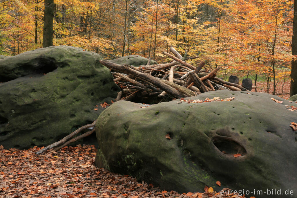 Detailansicht von Zyklopensteine im Aachener Wald