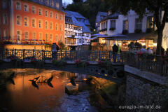 Abendstimmung in Monschau Blick von der Brücke "Auf den Planken" über die Rur