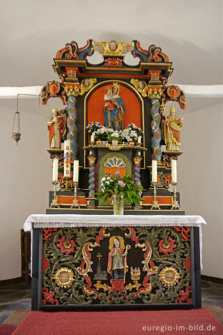 Altar der Cornelius-Kapelle in Welchenhausen