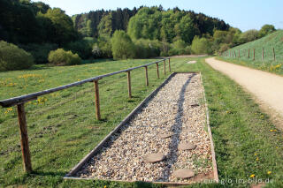 Auf dem Hillesheimer Barfußpfad im Bolsdorfer Tälchen bei Hillesheim