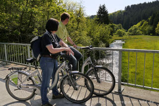 Auf dem südlichen Abscnitt des Vennbahn-Radwegs, RAVeL L47, entlang der Braunlauf