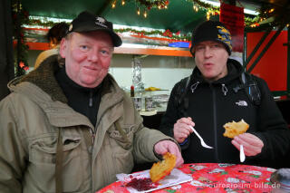 Auf dem Weihnachtsmarkt in Monschau
