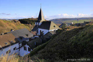 Blick von der Burgruine auf Kronenburg