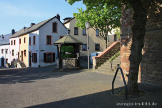 Brunnen auf dem Graf Mirbach Platz, Hillesheim in der Vulkaneifel