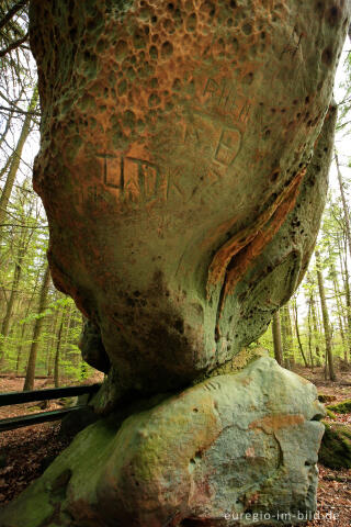 Der Bärenstein auf dem Ferschweiler Plateau in der Südeifel